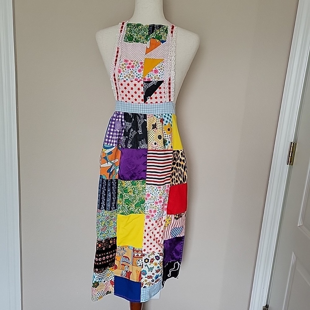 Vintage Handmade Patchwork Apron 70s Floral Cottage Hippie Whimsical Kitch Mod